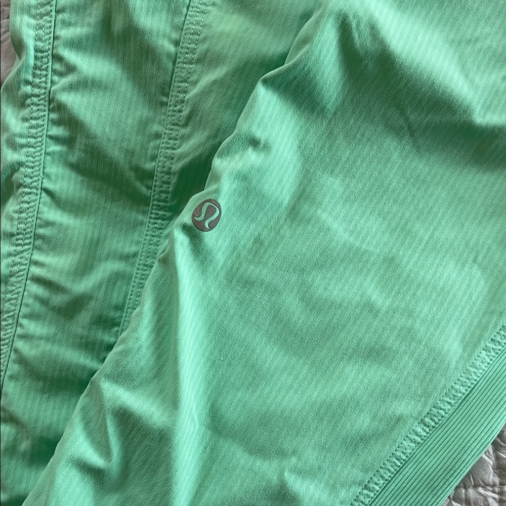 Lululemon - Picture 2 of 3